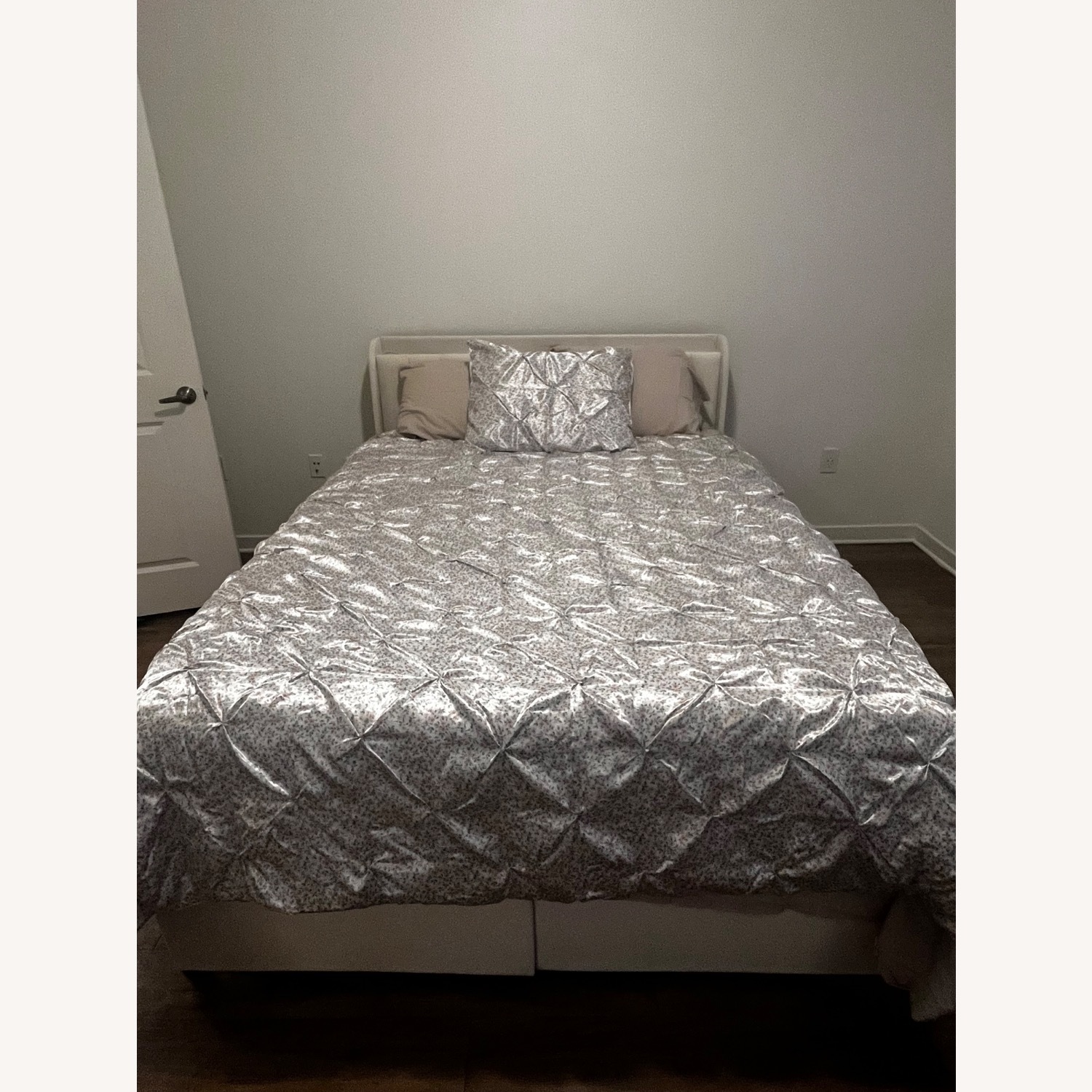 Amazon Tigubfre Bed Frame  - image-5