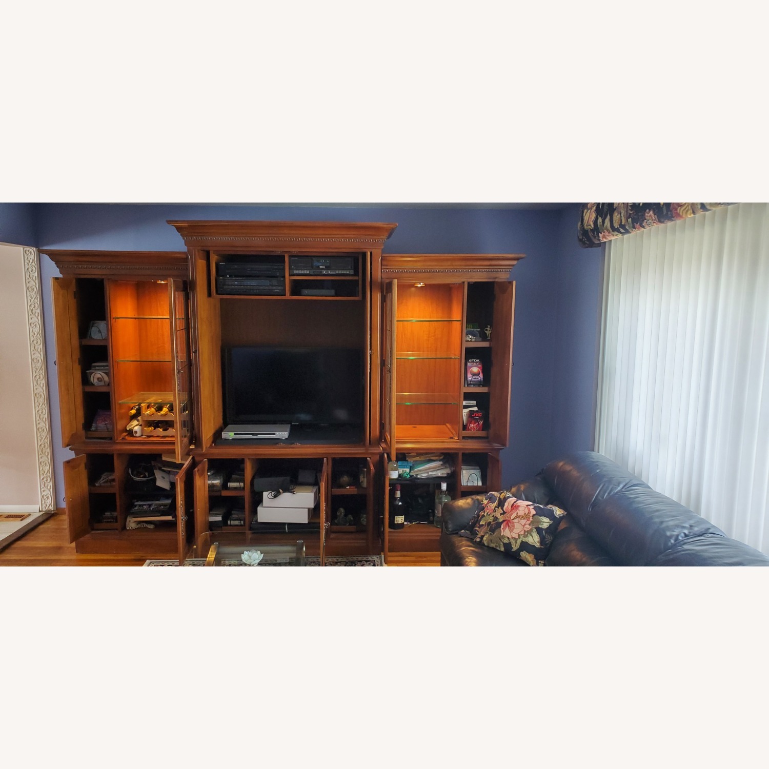 Hooker Furniture Corporation Wall Unit - image-2