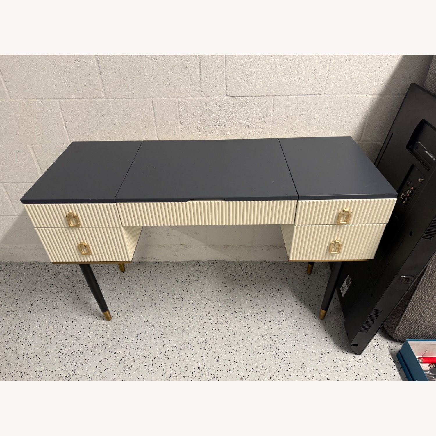 Vintage/Antique Gold Metal Sideboard - image-8