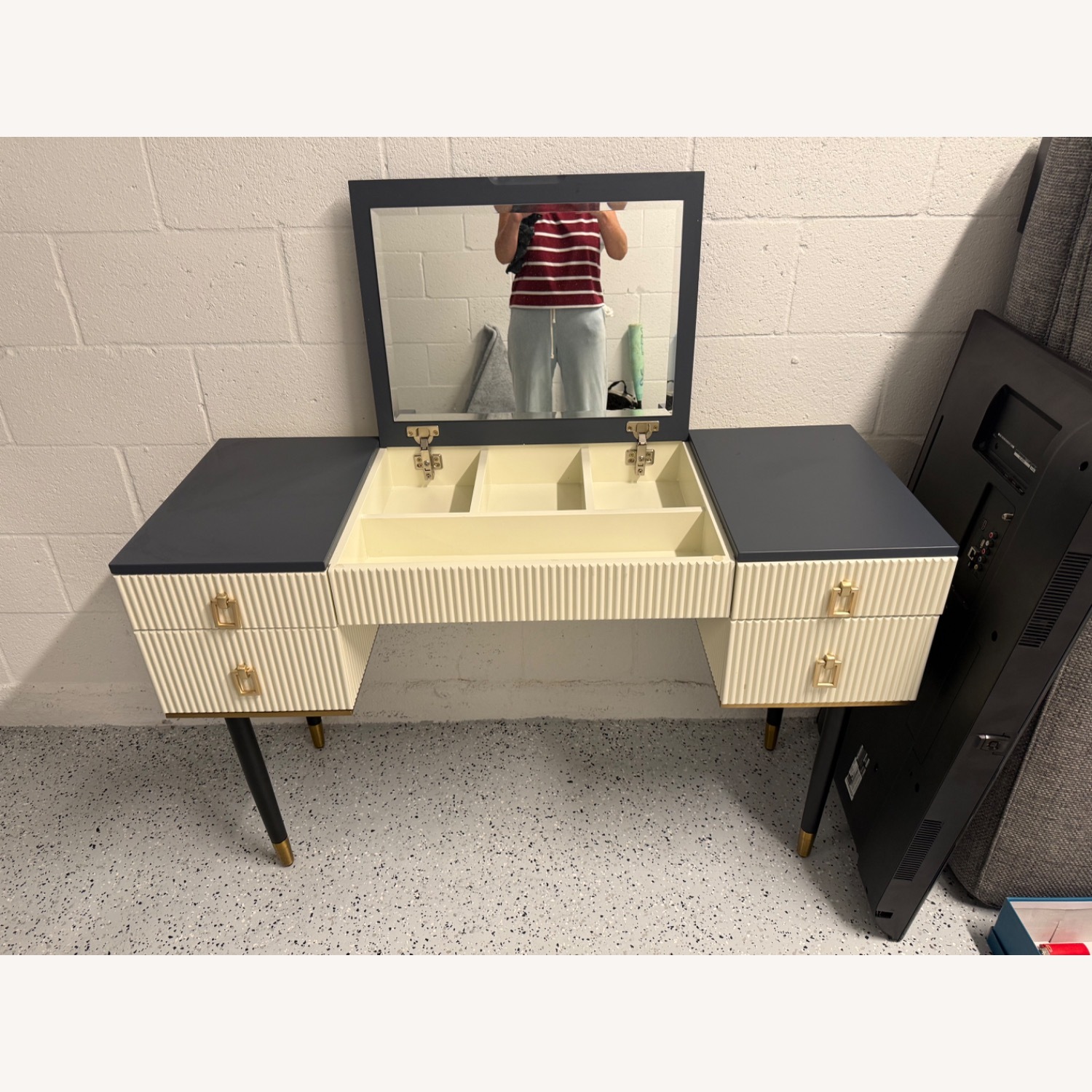 Vintage/Antique Gold Metal Sideboard - image-7