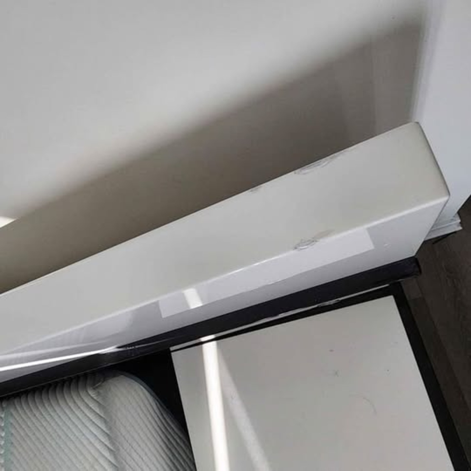 White Lacquer King Bed - image-3