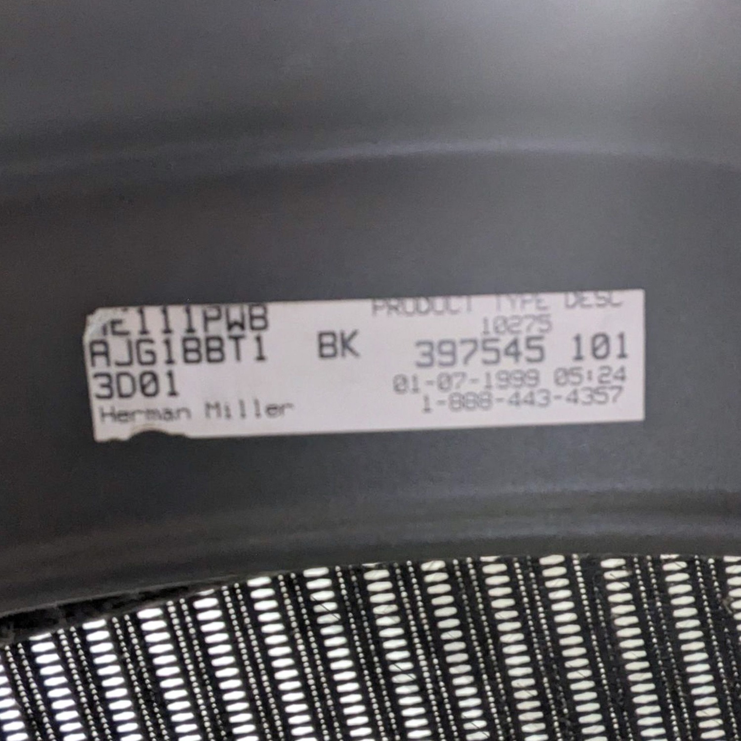 Herman Miller Aeron Ergonomic Mesh Office Chair - image-9