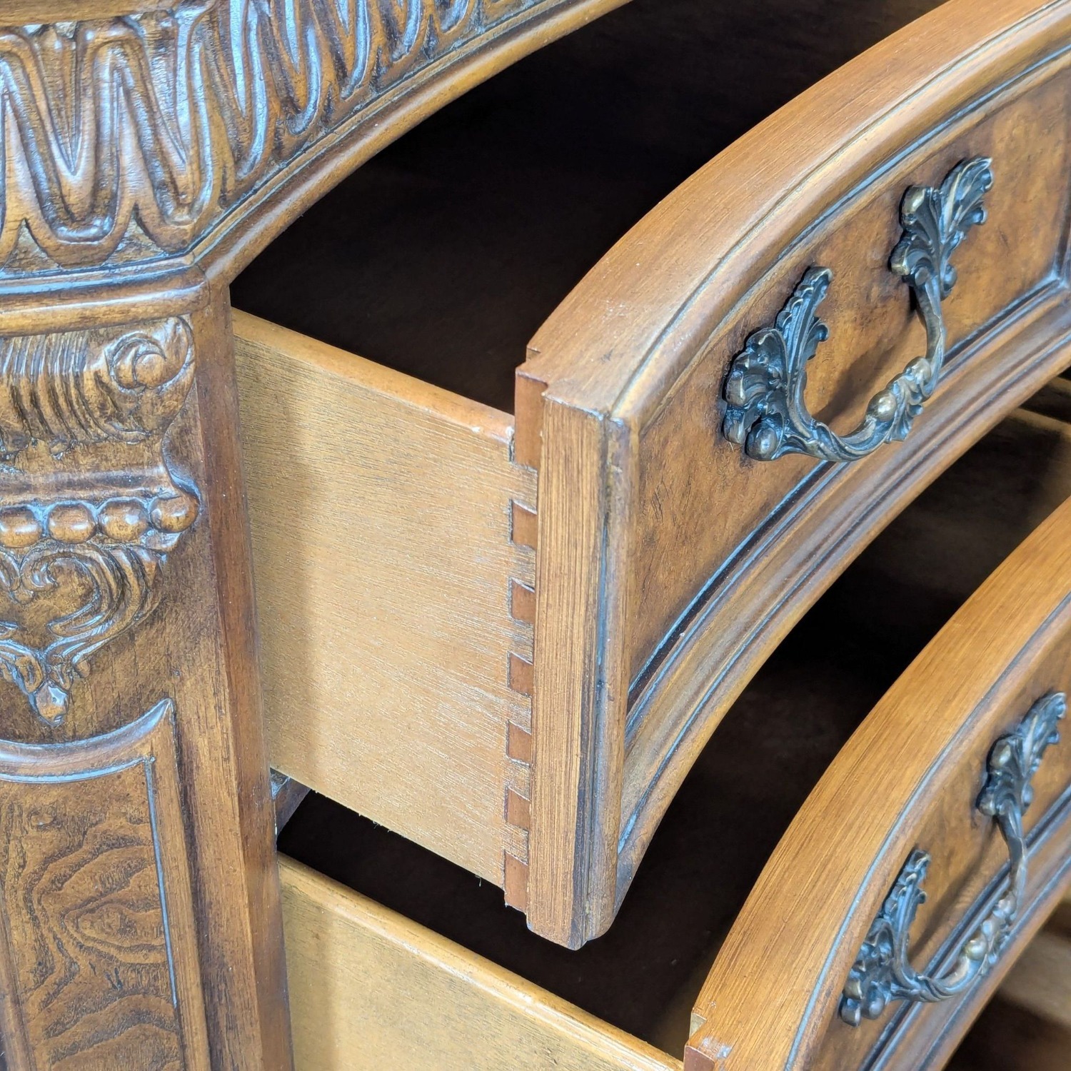 Drexel Heritage 9-Drawer Traditional Vintage  - image-5