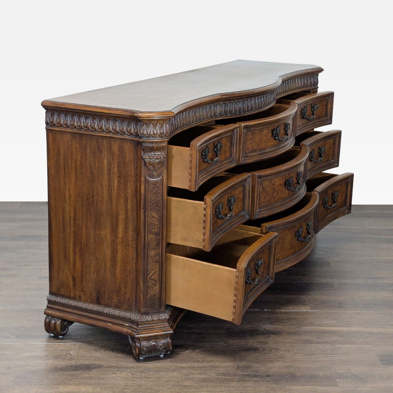 Drexel Heritage 9-Drawer Traditional Vintage  - image-4