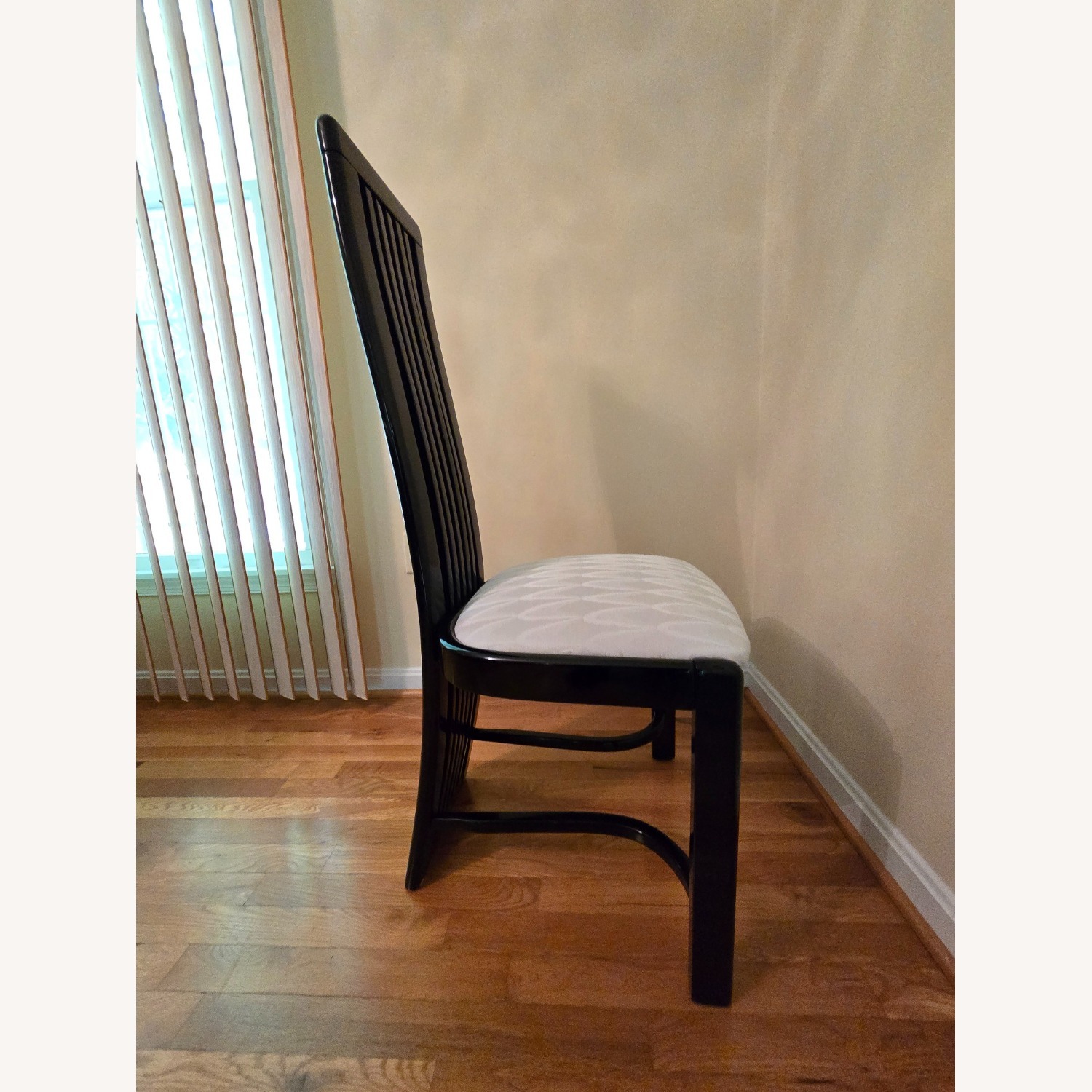 Light Gray Dining Set - image-10