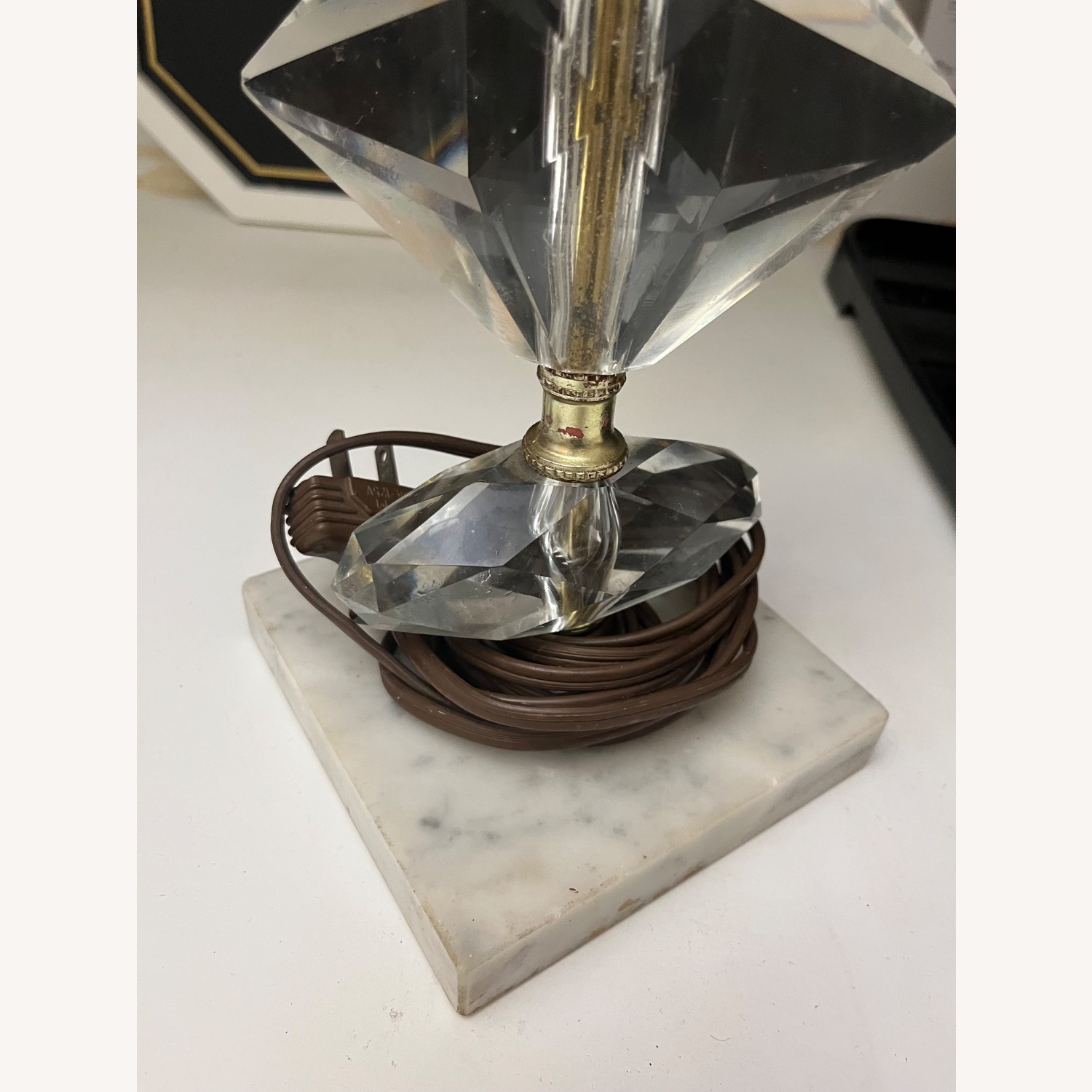 Vintage/Antique Table Lamp - image-4