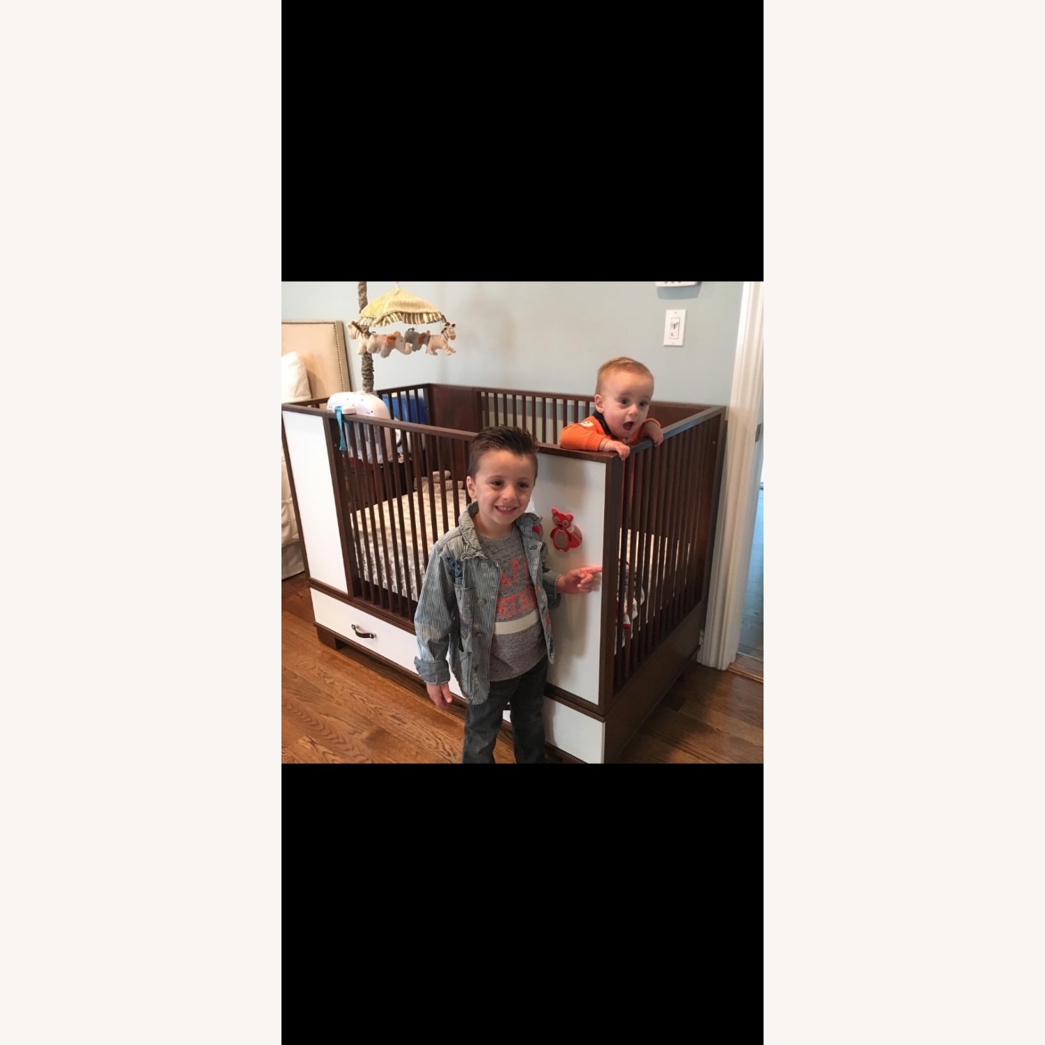 DucDuc Morgan Collection White Wood Crib - image-3