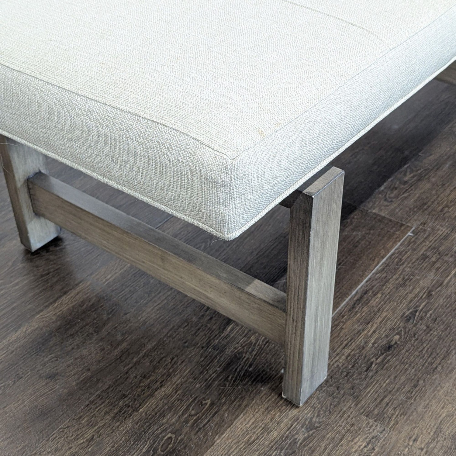 Vanguard Furniture Michael Weiss Bench - image-6