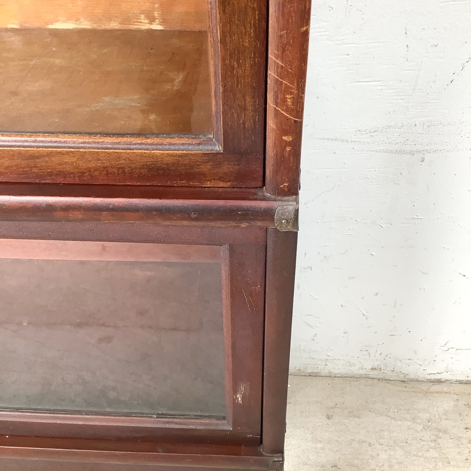 Globe-Wernicke Mahogany Barrister Bookcase - image-18