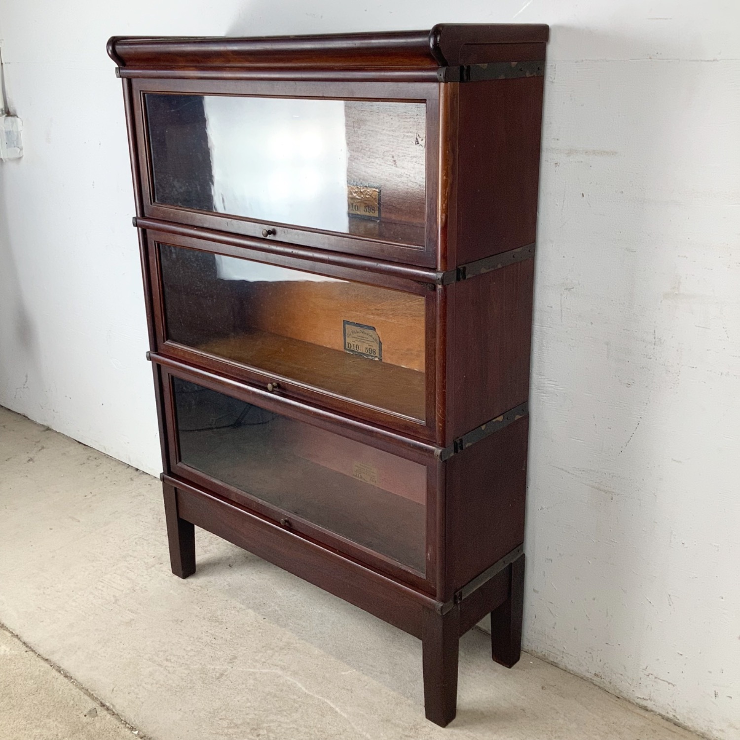 Globe-Wernicke Mahogany Barrister Bookcase - image-17