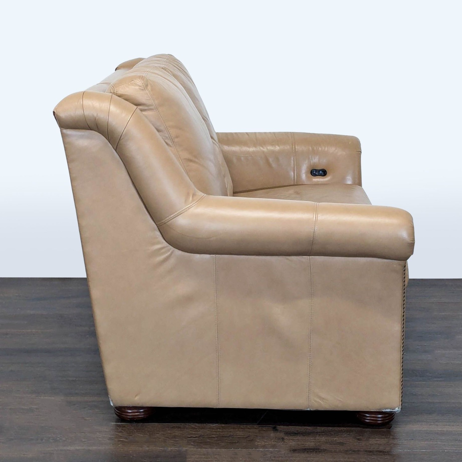Bradington-Young Newman Tan Leather with Recliner - image-8