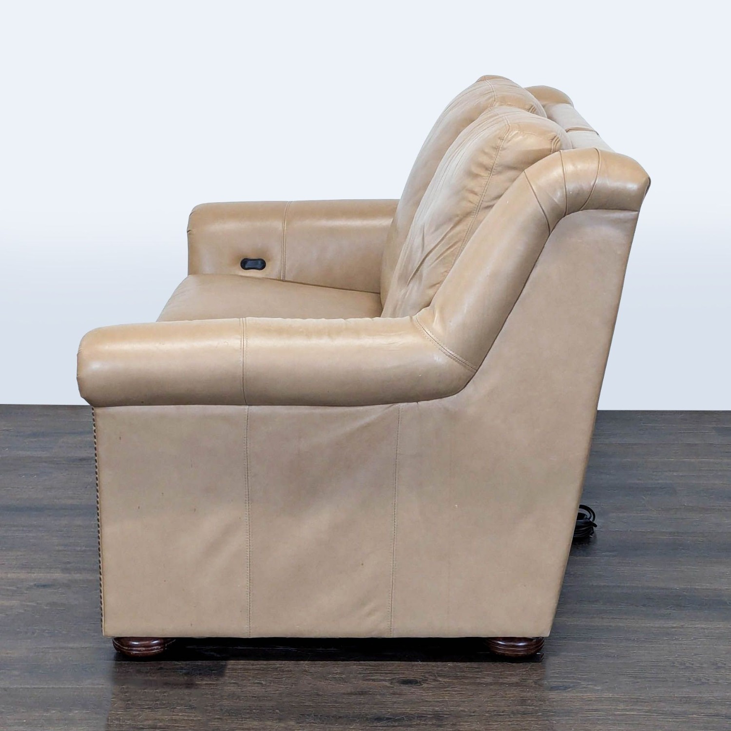 Bradington-Young Newman Tan Leather with Recliner - image-6