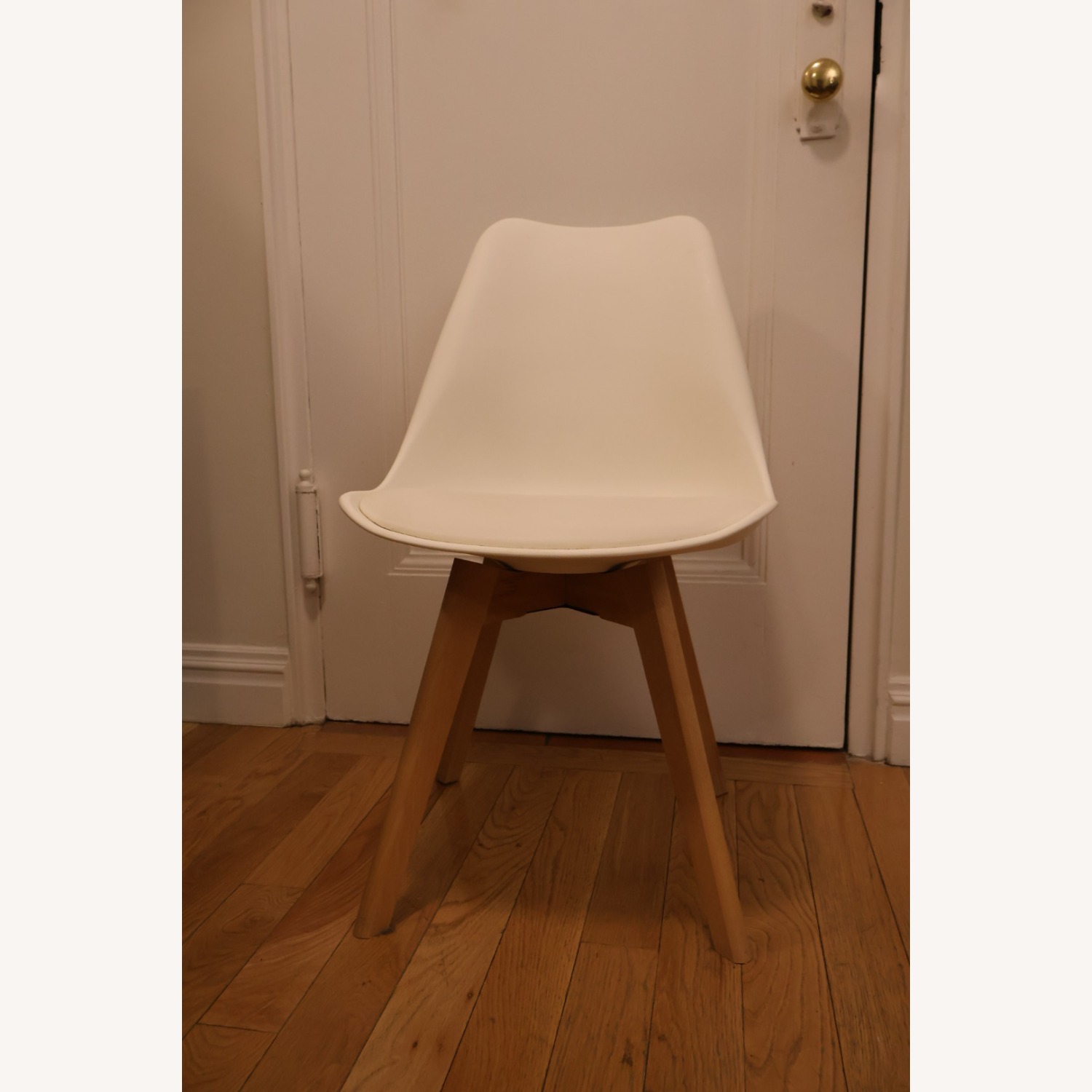 White Mid-Century Extendable Dining Table & Chairs - image-4
