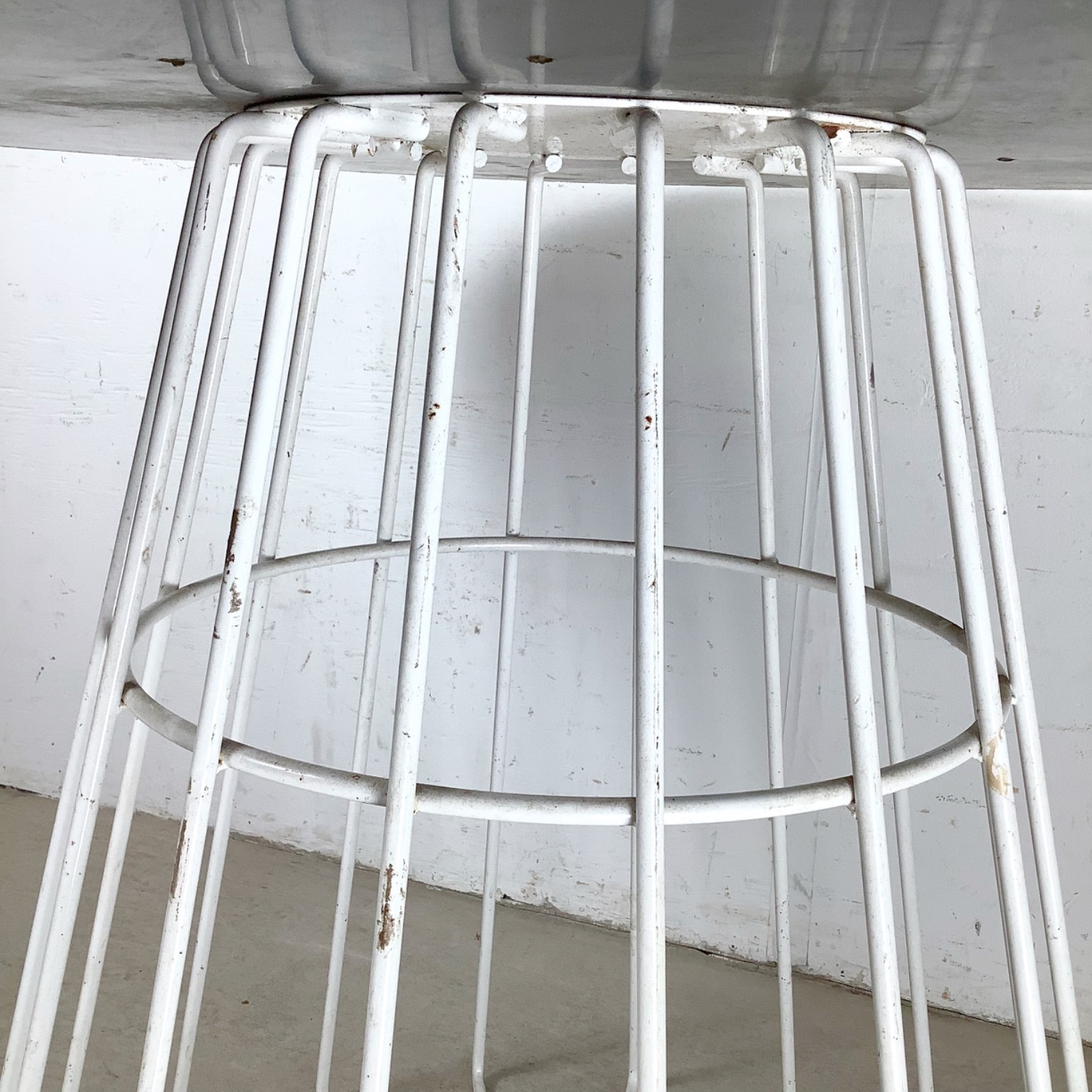 Round White Dining Table with Wire Base - image-10