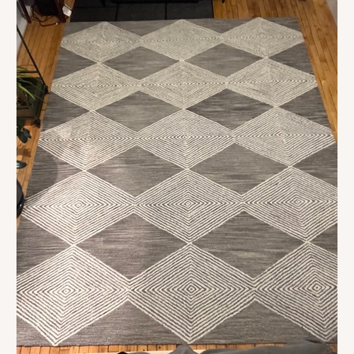 Used nuLOOM Light Gray Wool Area Rug 8' x 10' for sale on AptDeco