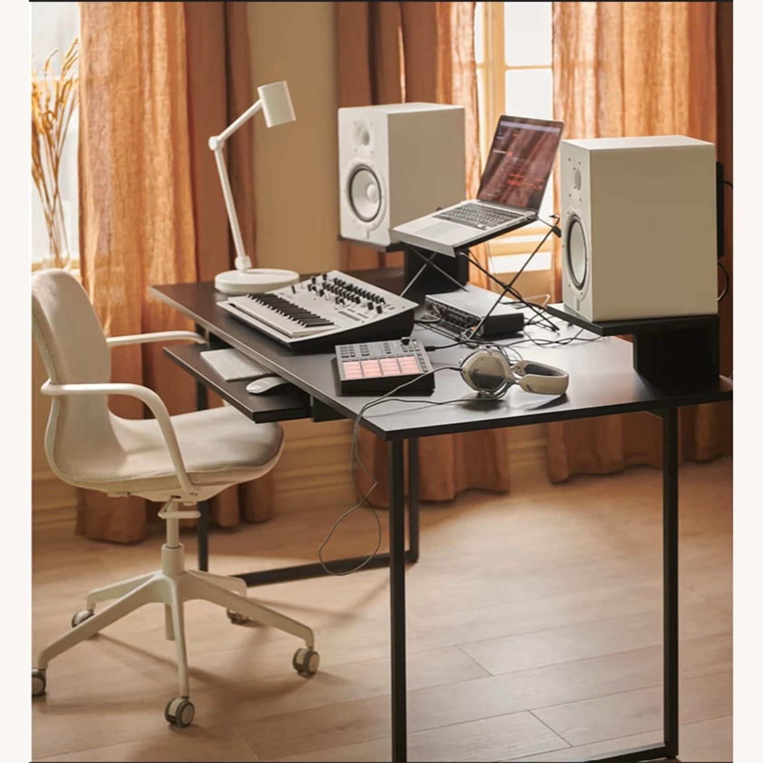 IKEA Obegränsad Black Desk - AptDeco