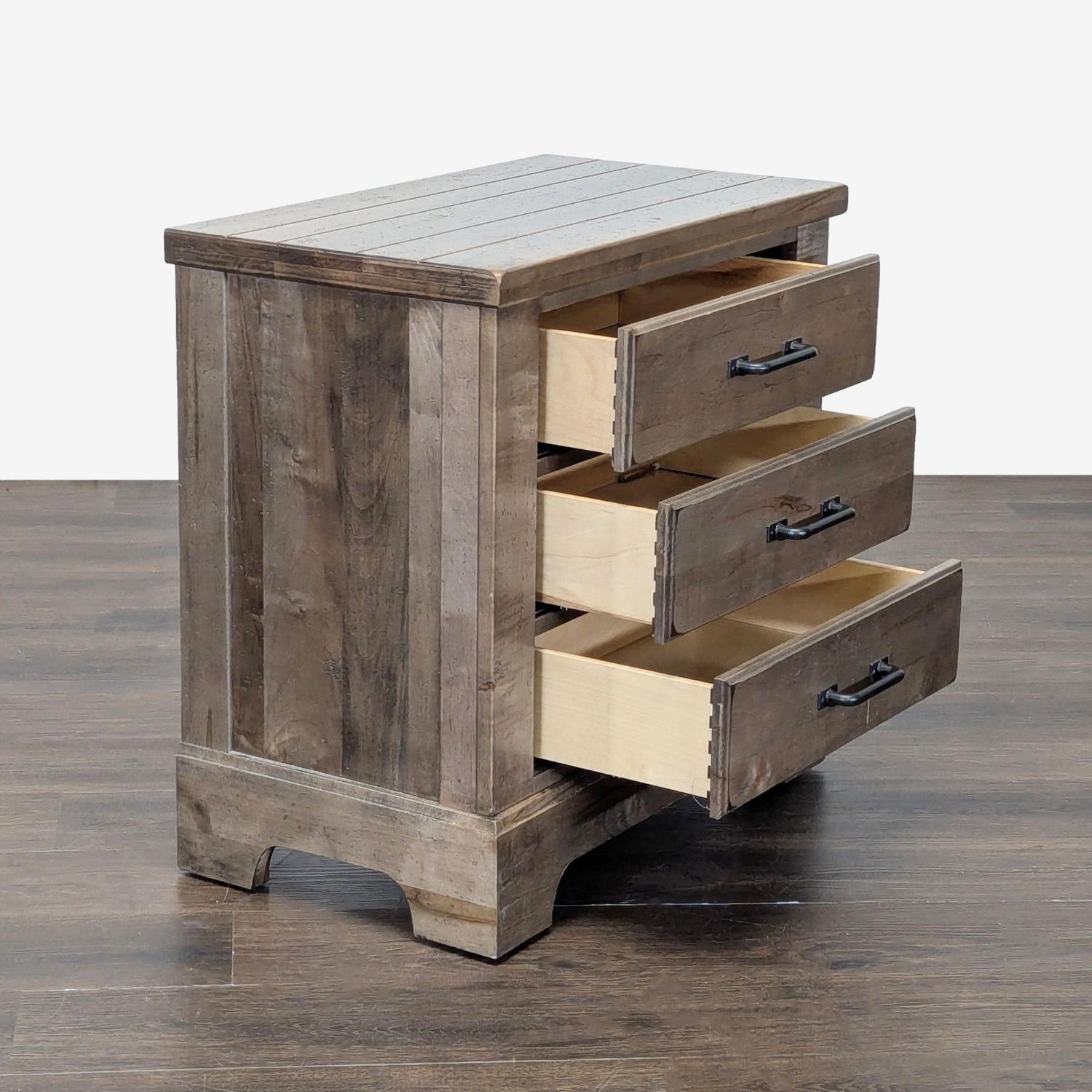 Vaughan Bassett Cool Rustic Clear Maple - image-9