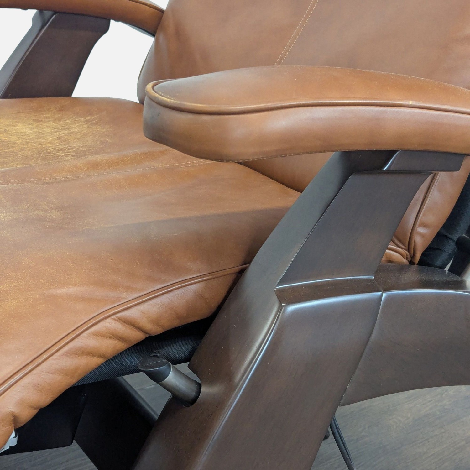Human Touch PC-510 Brown Leather Electric Zero - image-4