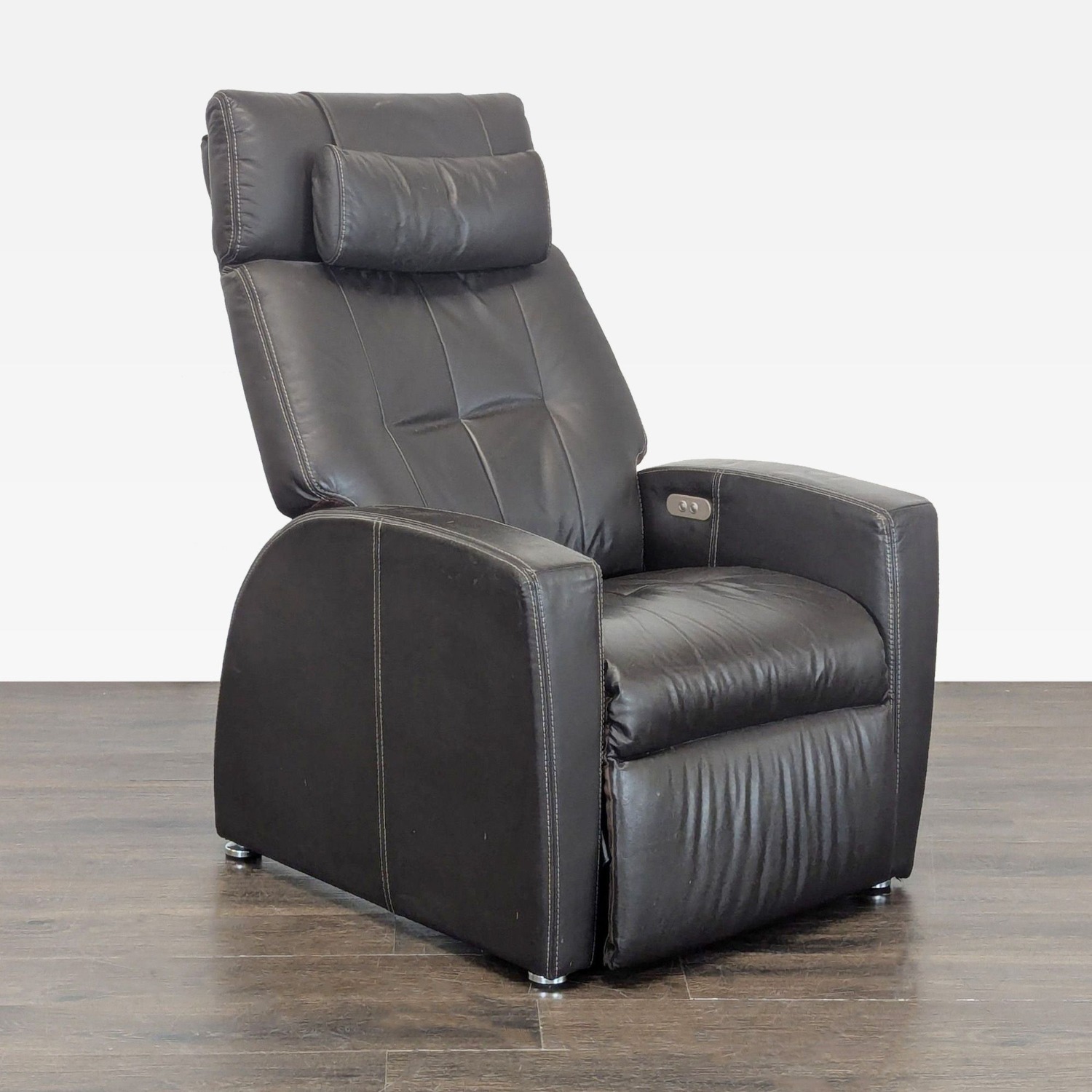 Positive Posture Leather Electric Lounge Recliner  - image-9