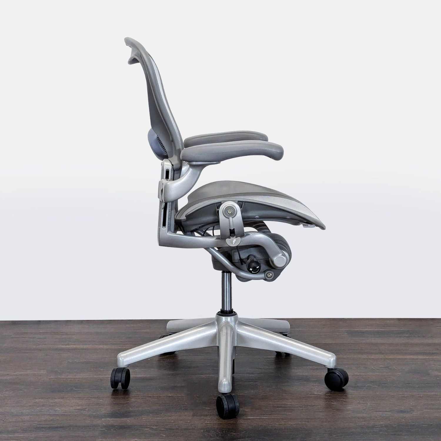 Herman Miller Aeron Ergonomic Office Chair  - image-7