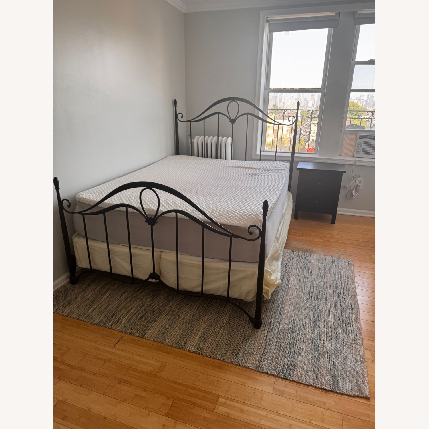 Bob's Discount Furniture Black Metal Queen Bed - image-1