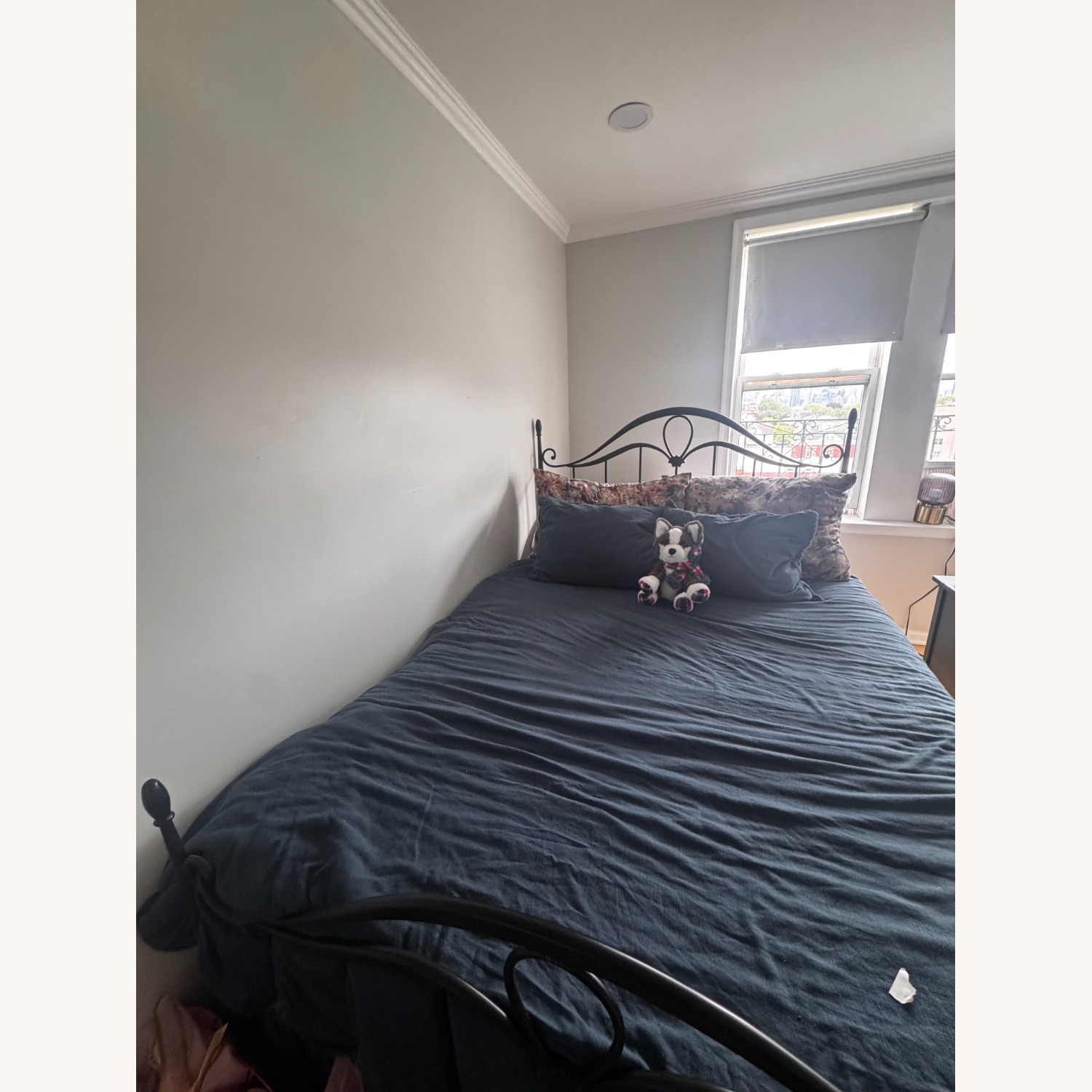 Bob's Discount Furniture Black Metal Queen Bed - image-2