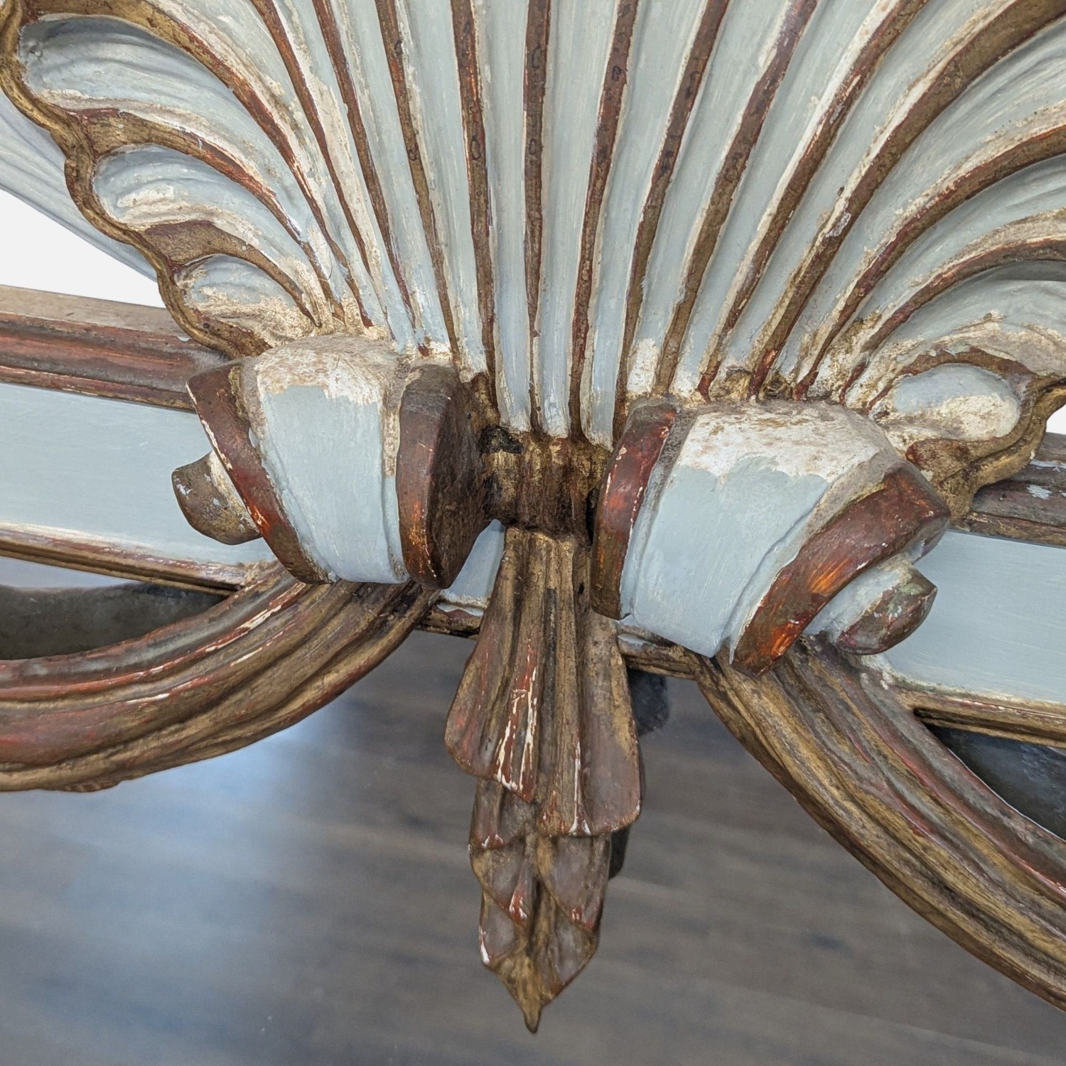 Antique Italian Carved and Gilded Mirror - image-5