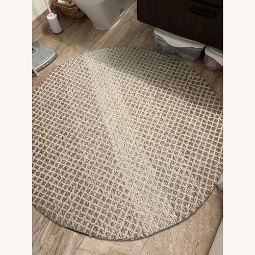 Used Safavieh 5' Beige/Ivory Wool Micro-Loop Round  Area Rug for sale on AptDeco