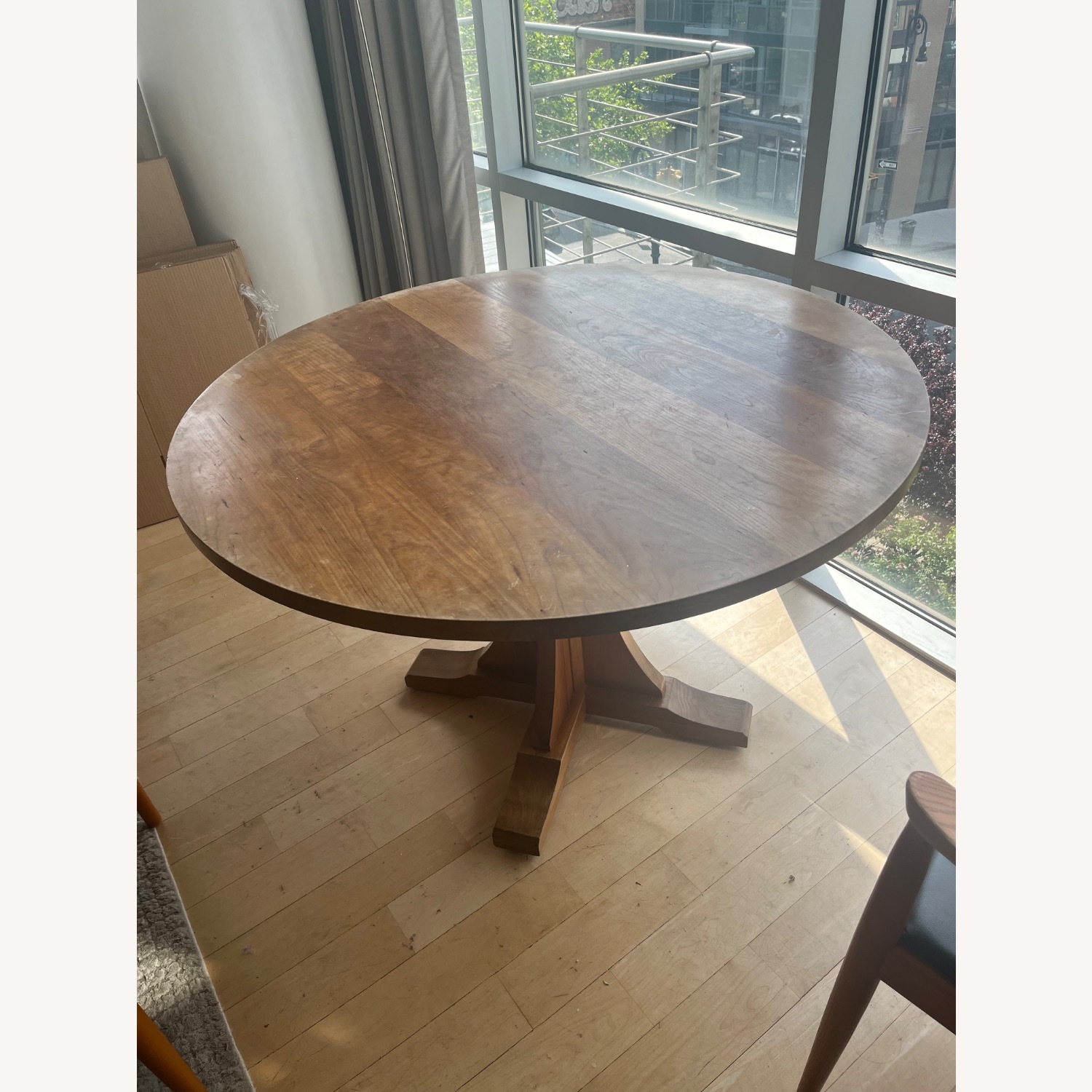 Stickler Audi Round Dining Table - image-2