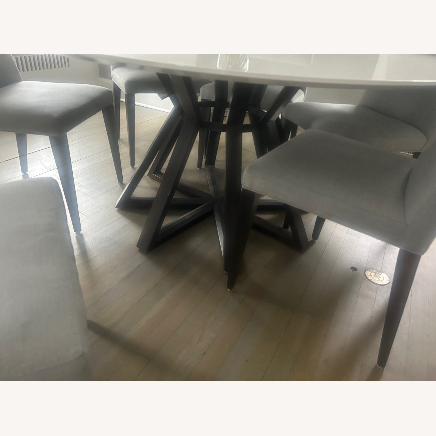 White Lacquer Dining Table Wood Base + 6 Chairs - image-4