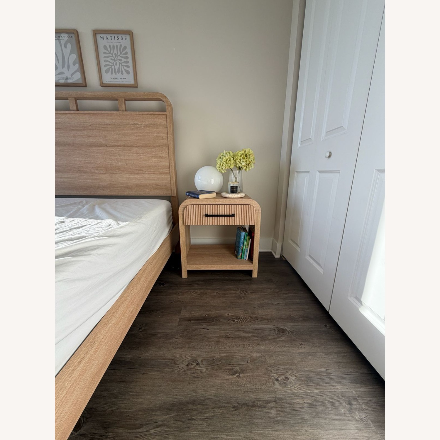 City Furniture Lyndie Light Brown Wood King Bed - image-3