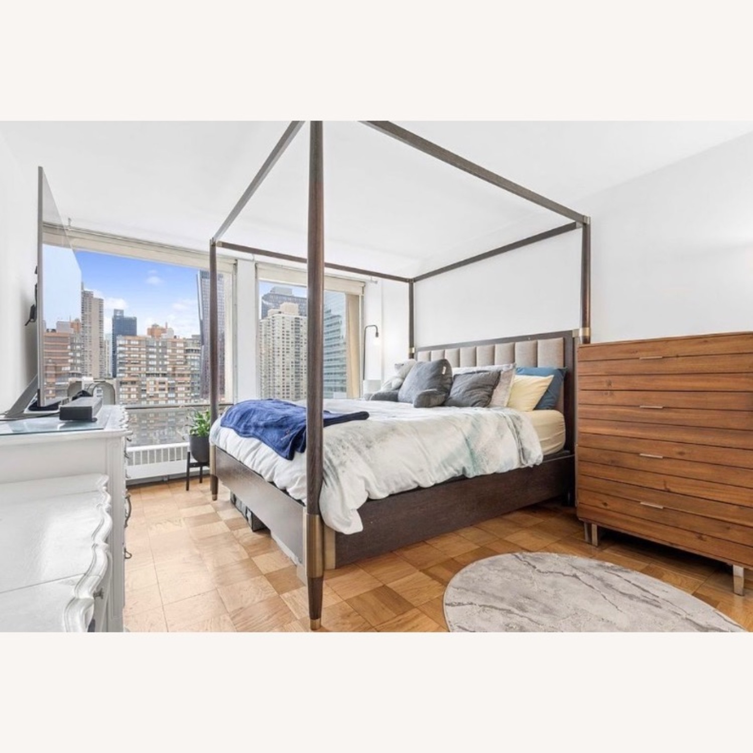 Bernhardt Clarendon King Canopy Bed - image-8