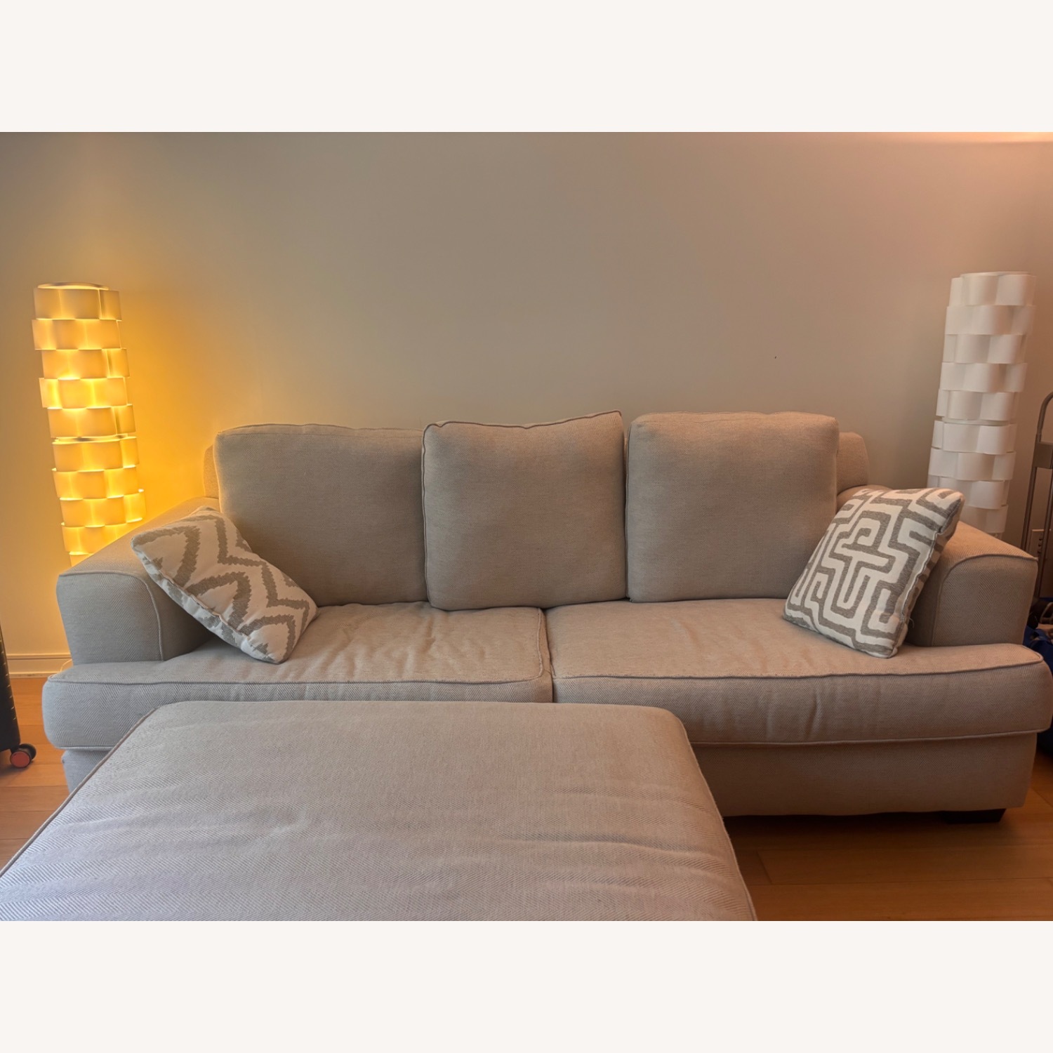 Raymour & Flanigan Sofa sectional beige  - image-2
