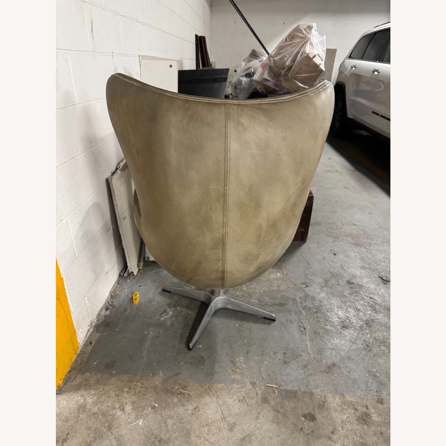 Set of 2 Egg Leather Chairs - image-4
