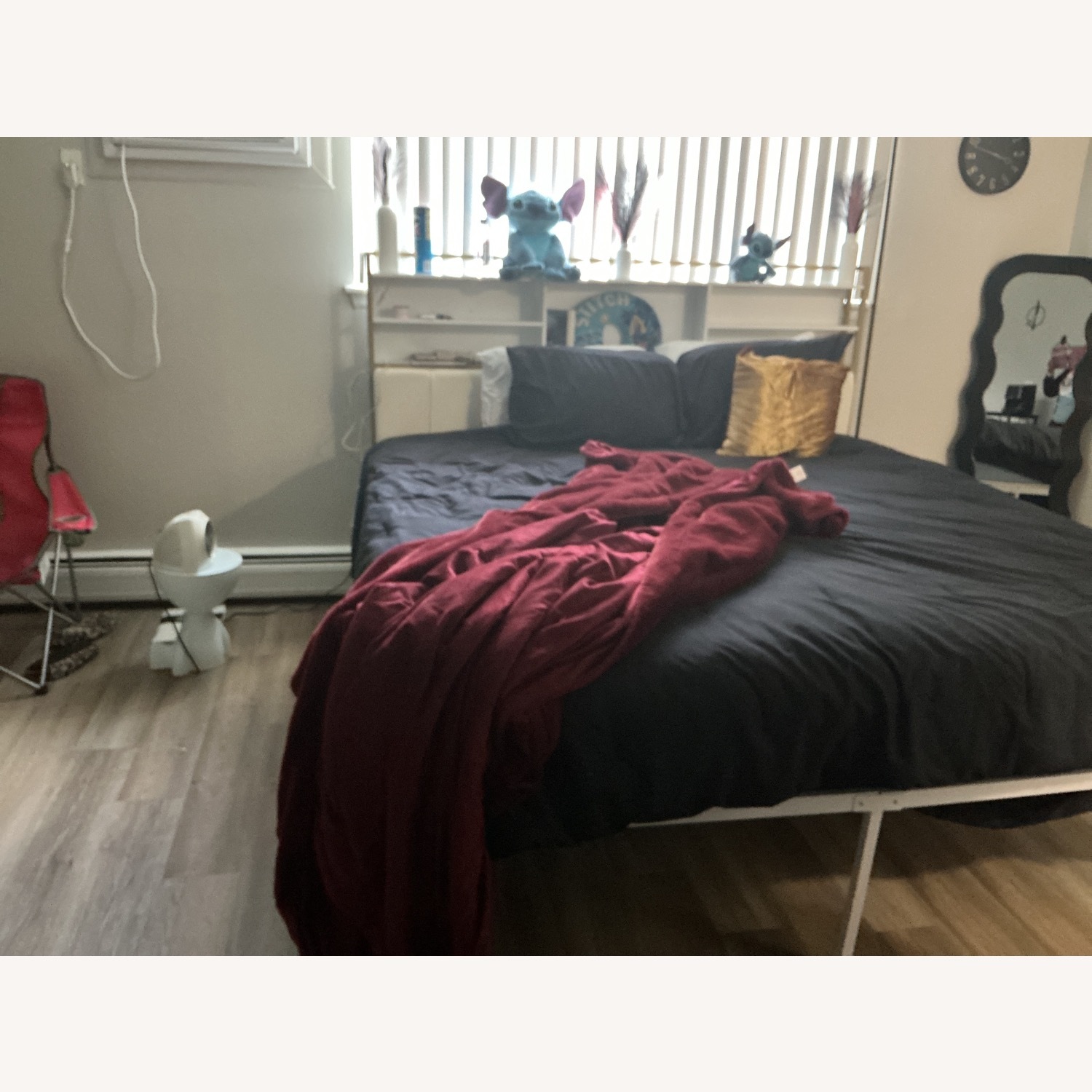 King Bed  - image-1