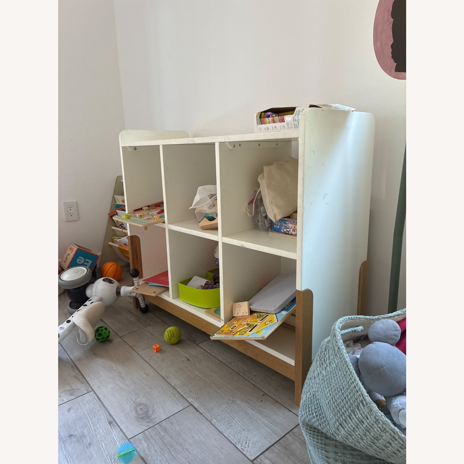 Crate & Kids Bookcase White Wood 6-Cube  - image-2
