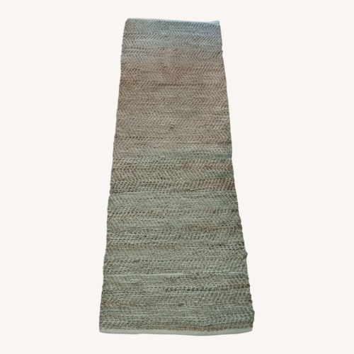 Used Contemporary Rug 2' 6" x 6' 9 for sale on AptDeco