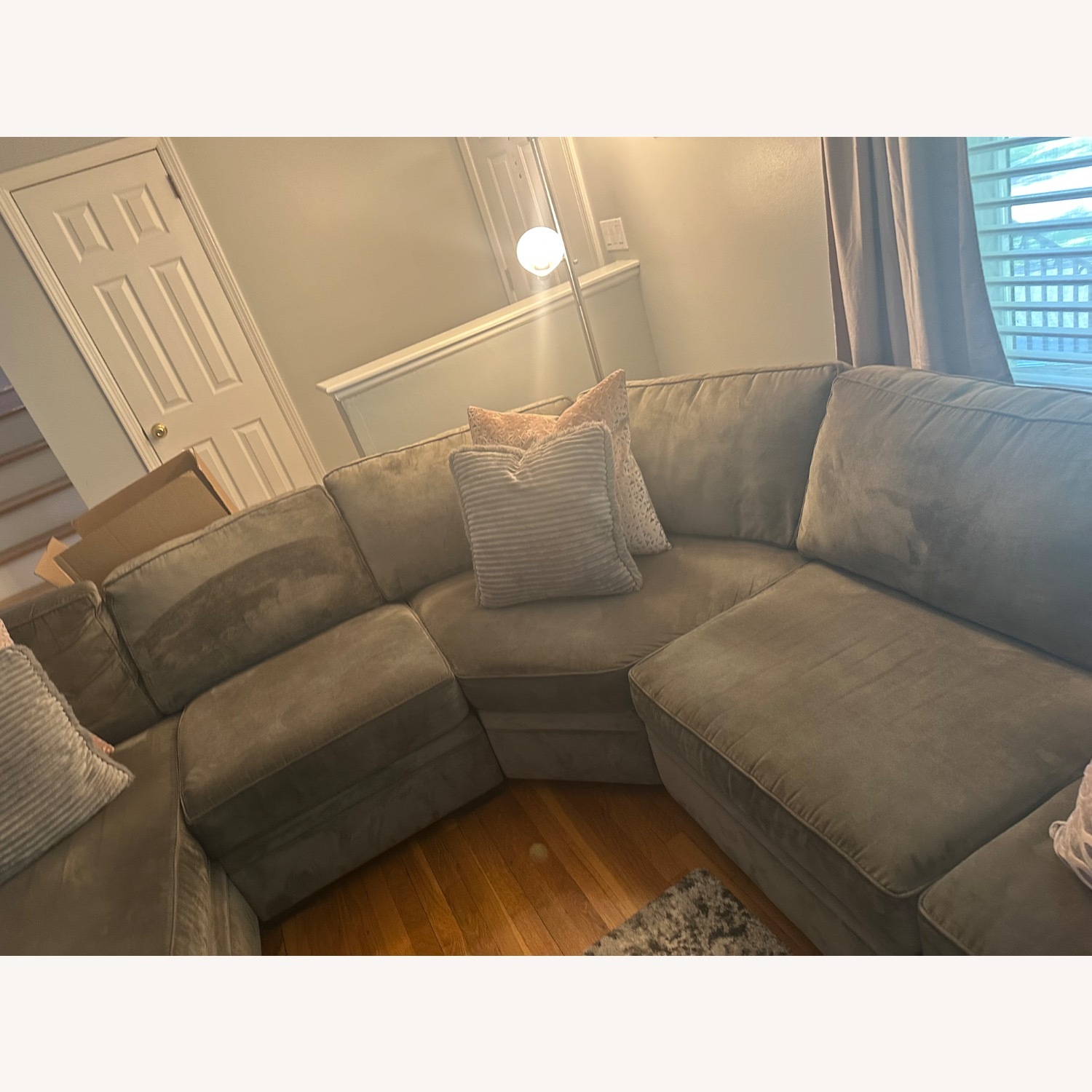 Raymour & Flanigan Light Gray Easton 5-pc. Sectional - image-3