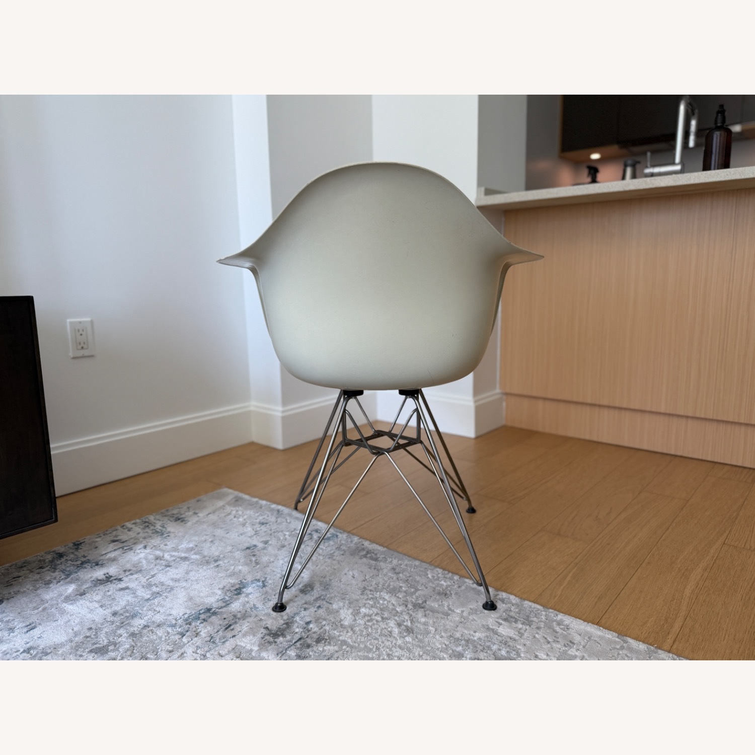 Herman Miller Eames Shell Fiberglass Chair - image-4