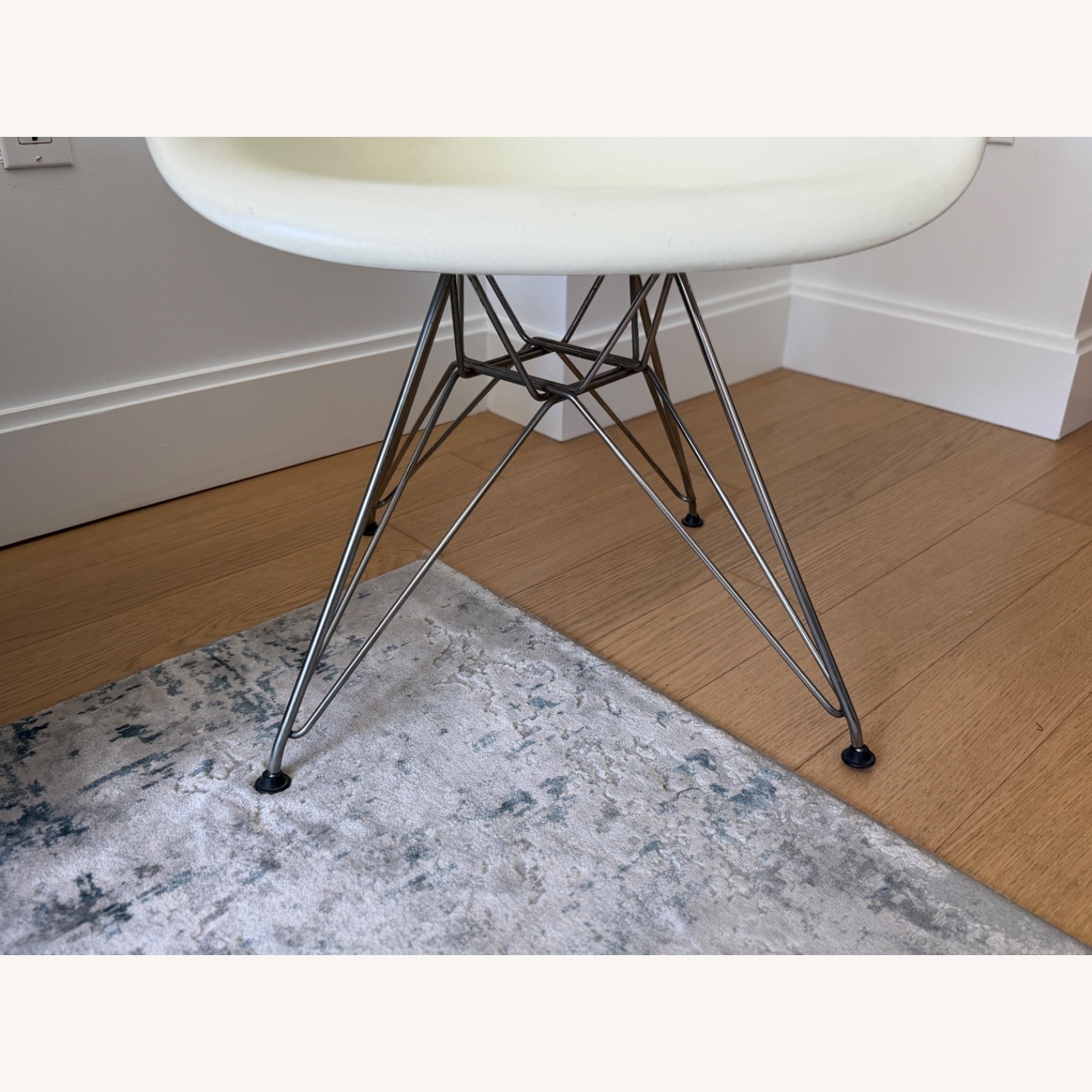 Herman Miller Eames Shell Fiberglass Chair - image-8
