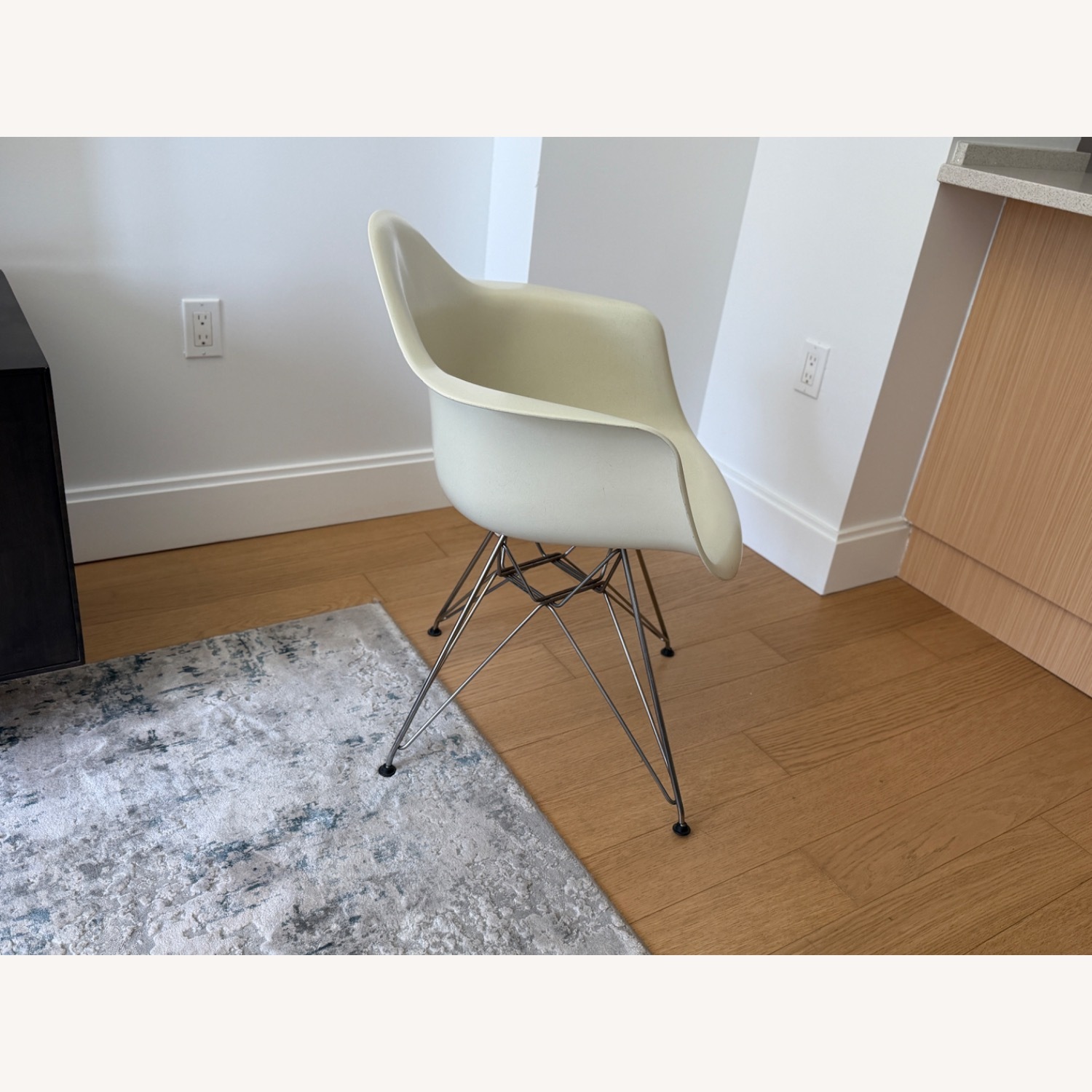 Herman Miller Eames Shell Fiberglass Chair - image-5