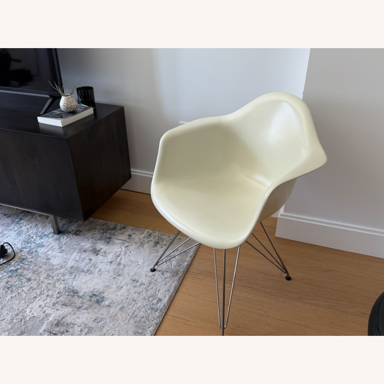 Herman Miller Eames Shell Fiberglass Chair - image-1