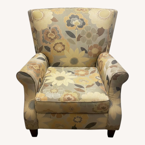 Used Raymour & Flanigan Accent Chair for sale on AptDeco