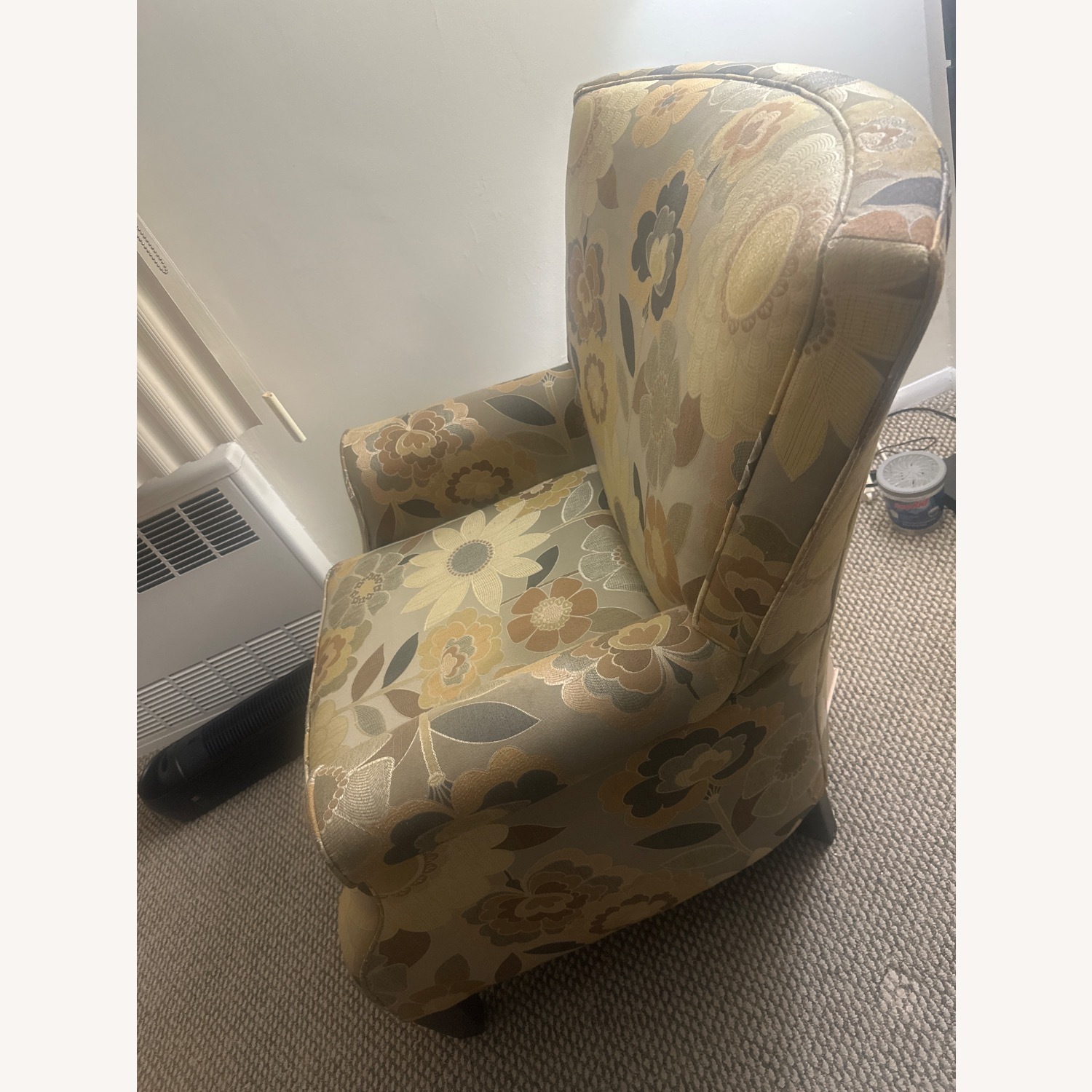 Raymour & Flanigan Accent Chair - image-3