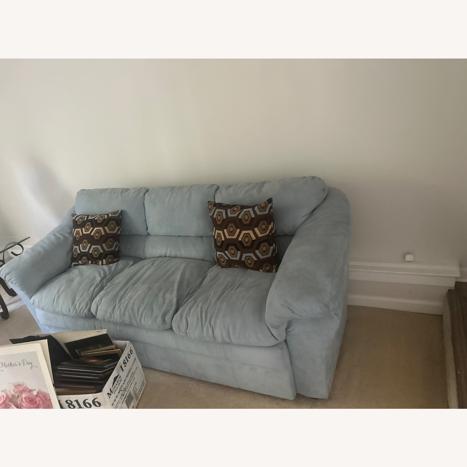 Rooms To Go  3+ Seater Sofa - image-2