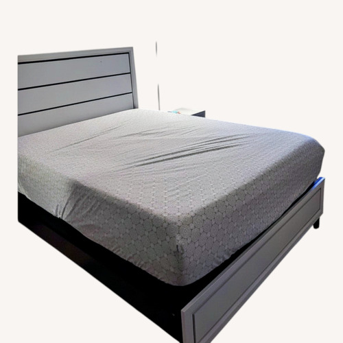 Used Bob's Discount Furniture White Queen Bed for sale on AptDeco