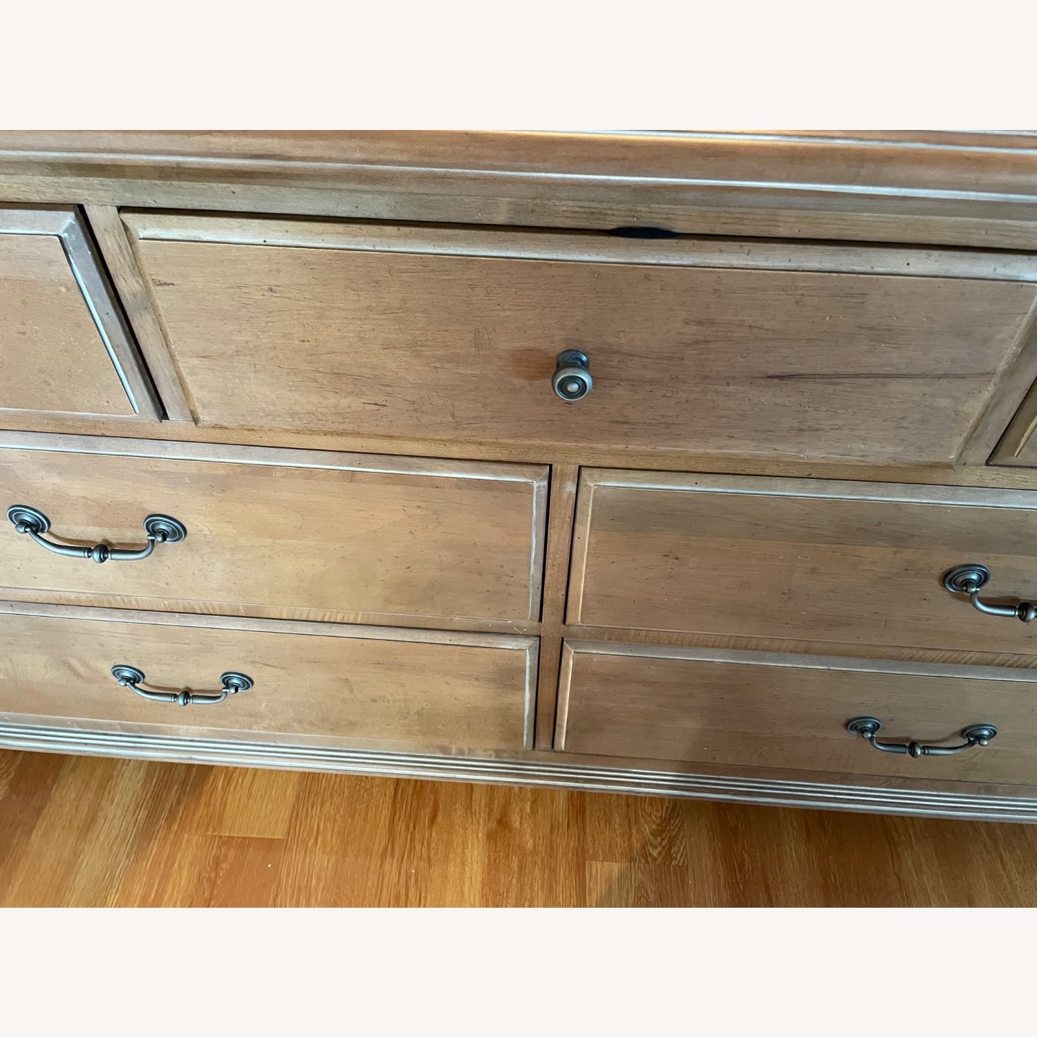 Ethan Allen aTraditional Sold 7 Drawer Dresser - image-8