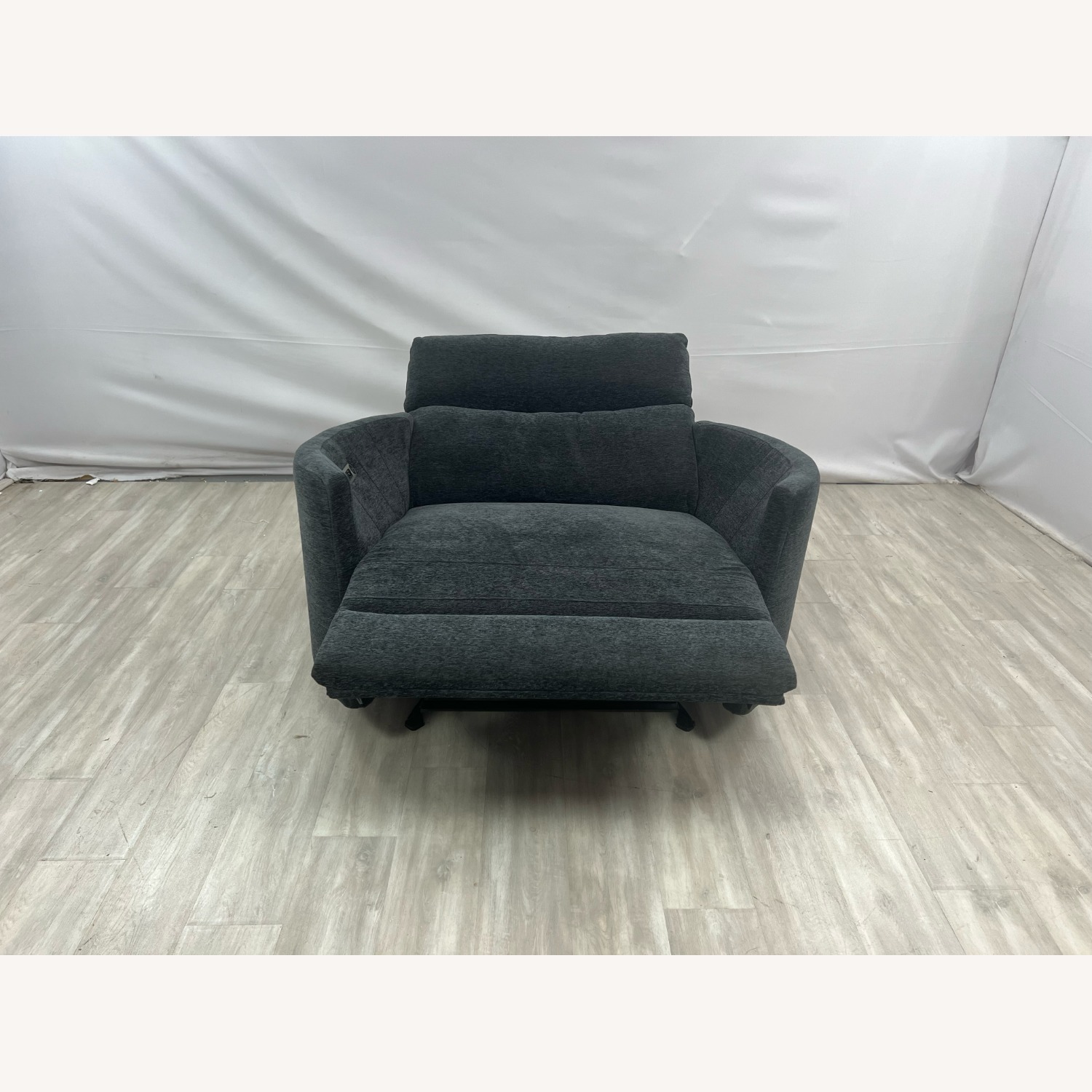 Wade Logan Bre Upholstered Extra Wide Recliner - image-7