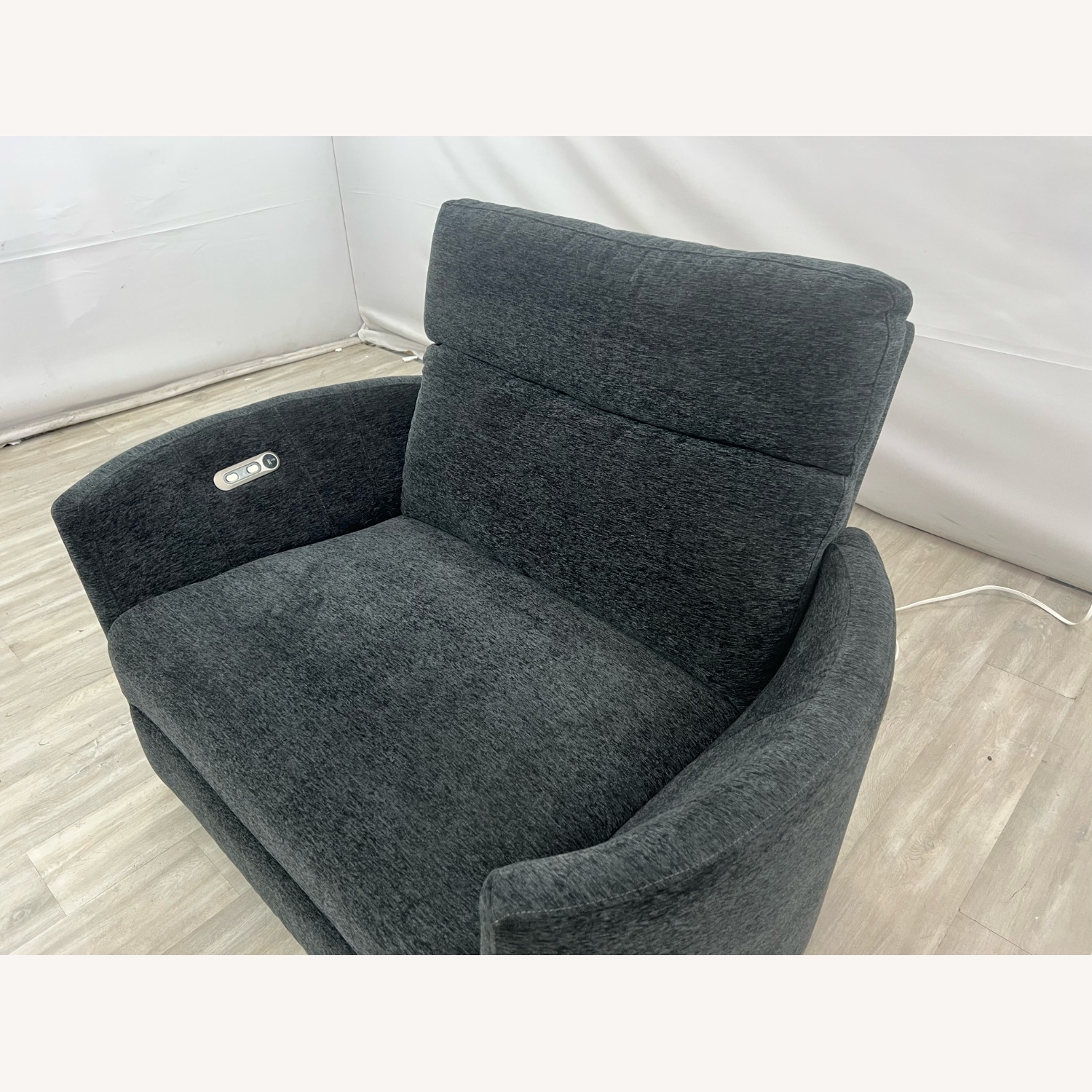 Wade Logan Bre Upholstered Extra Wide Recliner - image-8