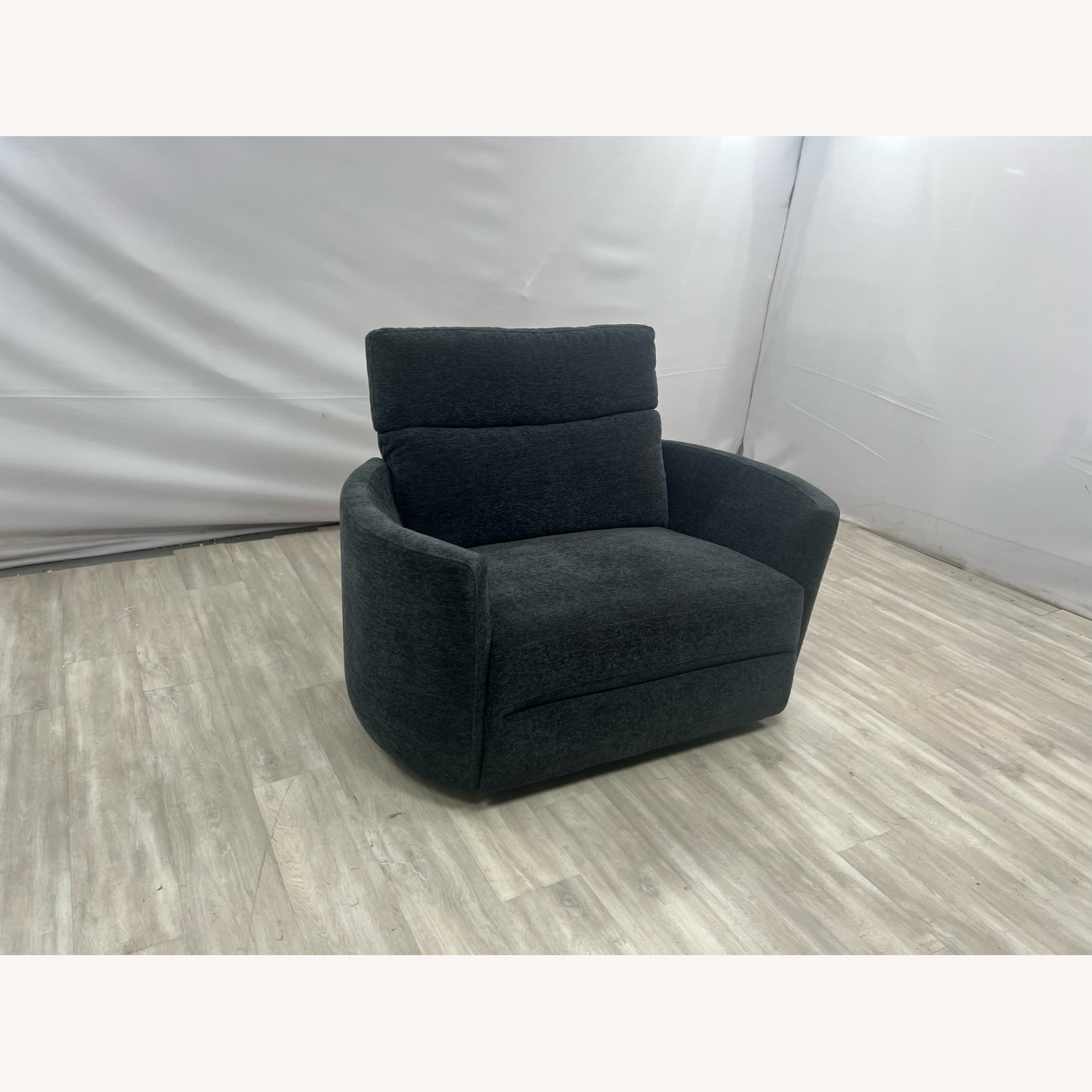Wade Logan Bre Upholstered Extra Wide Recliner - image-4